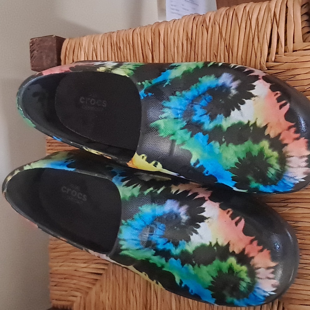 Tie Dye Crocs Clogs Like New condition women's size 7 - Picture 2 of 10